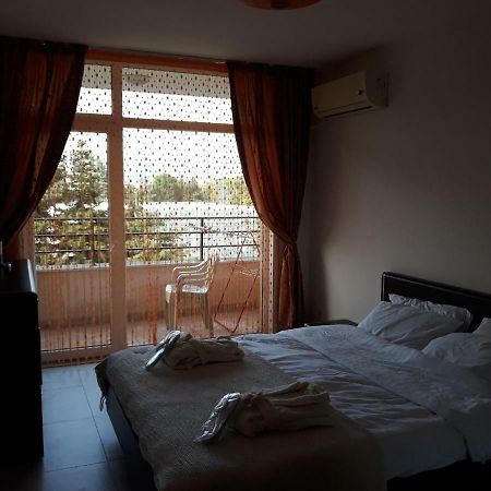 Apartament Grand Kamelia Lägenhet Slăntjev Brjag Exteriör bild