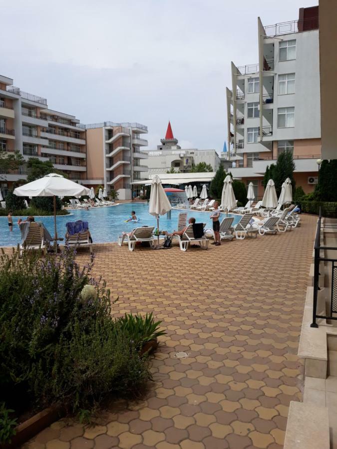 Apartament Grand Kamelia Lägenhet Slăntjev Brjag Exteriör bild