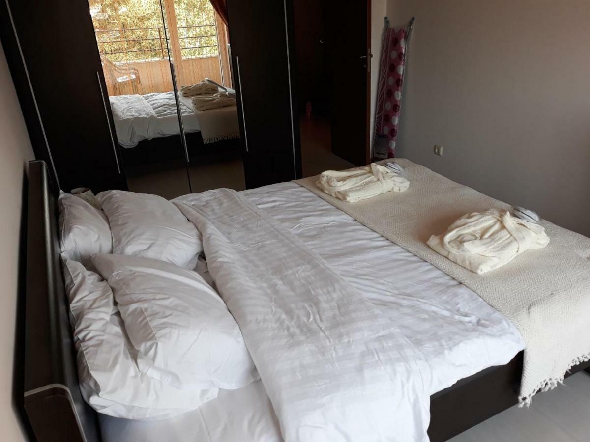 Apartament Grand Kamelia Lägenhet Slăntjev Brjag Exteriör bild