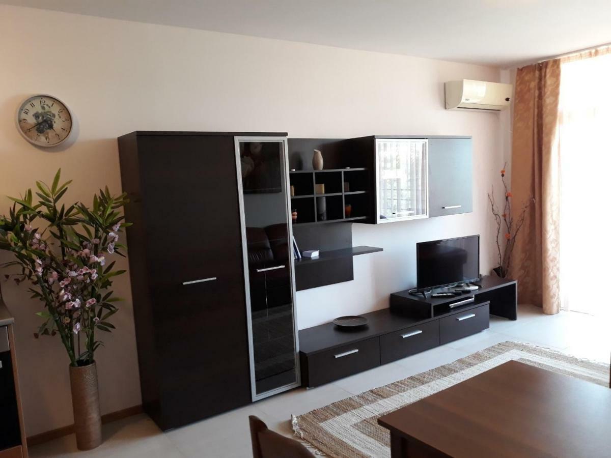 Apartament Grand Kamelia Lägenhet Slăntjev Brjag Exteriör bild