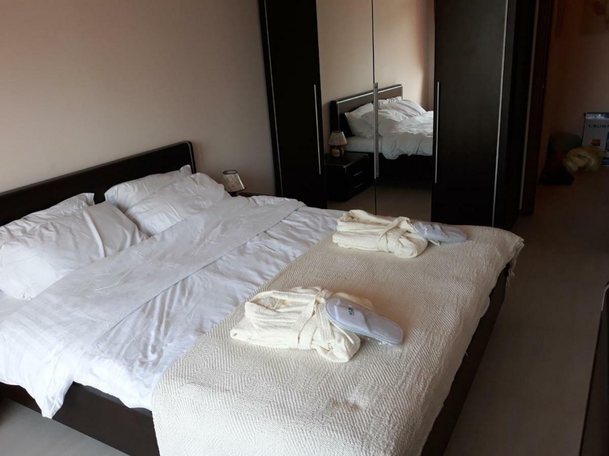 Apartament Grand Kamelia Lägenhet Slăntjev Brjag Exteriör bild